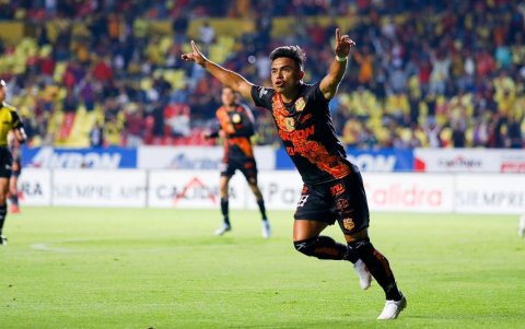 Jonny Uchuari, ofensivo nacional, ingresó en la derrota con el Morelia.