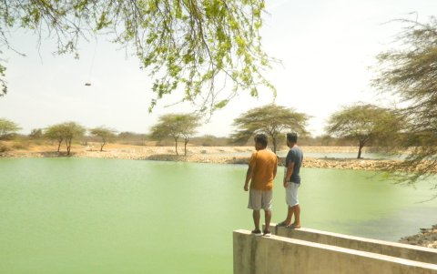 Parroquia El Morro. La piscina de oxidación ya ha colapsado con las lluvias fuertes y a causa de ello los olores nauseabundos han inundado el entorno.