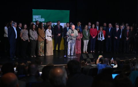 Luiz Inacio Lula da Silva anuncia a los 37 ministros de su futuro Gobierno, este 29 de diciembre, en Brasília.