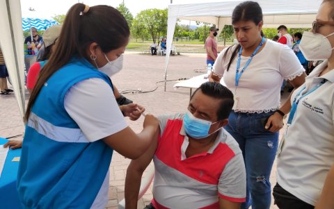 El Ministerio de Salud ha realizado mingas de vacunación contra la covid-19