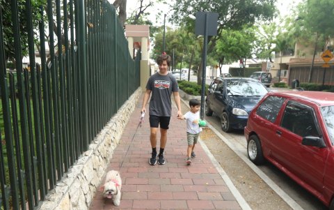 Las familias quieren que todos sus barrios estén llenos de áreas verdes, parques y aceras que hagan más amigables sus paseos en el entorno.