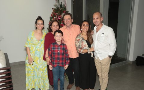 Melissa Lebed, Tita Coral de Lebed, Rolando Lebed, Irene González de Lebed, Michael Lebed y René Staff.