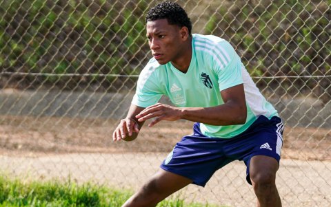 El extremo ecuatoriano, Gonzalo Plata, tiene un seguimiento 24/7 de un detective que supervisa las andanzas de la joya.