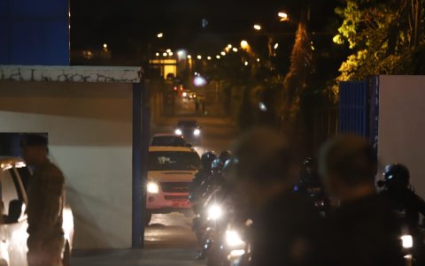 Llegada de Germán Cáceres  al centro de privación de libertad  'La Roca'.