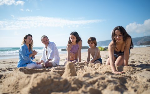 Jugar con los más peuqeños de la casa  brinda algunas ventajas.