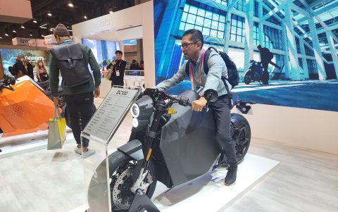 Cuenta con más de 300 chips y 200 sensores para garantizar la seguridad del usuario.