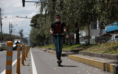 2. Scooters. En los últimos años han proliferado. Pero no todos los conductores lo usan correctamente, pues también cometen infracciones.