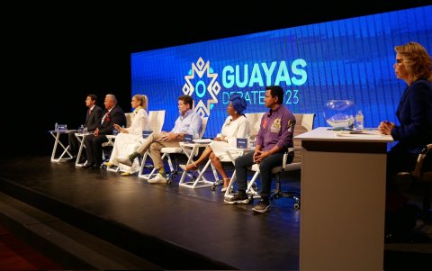 Seis candidatos intervienen en el segundo bloque de debate por la Prefectura del Guayas.