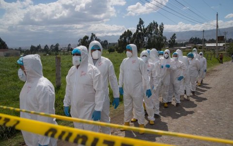 Acción. - Los técnicos de Agrocalidad refuerzan desde noviembre de 2022 la vigilancia en granjas por la gripe aviar