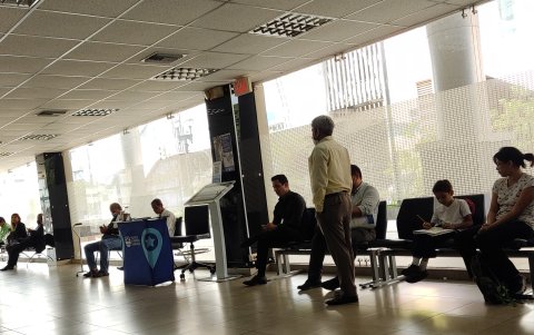 Servicio. Las atenciones presenciales en el Registro de la Propiedad derivan al usuario a la web para trámites.