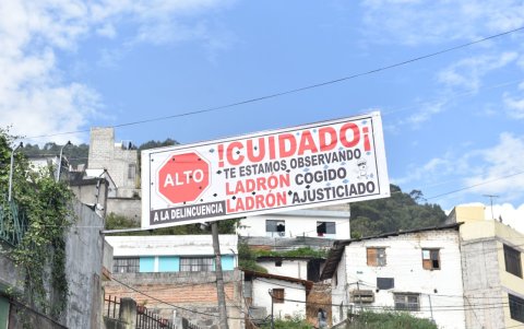 Empapelados. Colocaron 11 carteles gigantes en las zonas más difíciles.