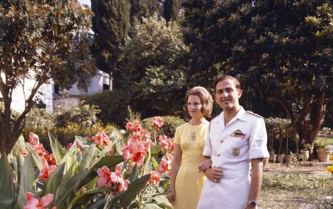 En su juventud con su esposa, Ana María.