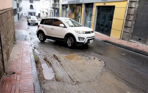Similar. La situación se repite en el centro, sobre la calle Vargas y Esmeraldas.