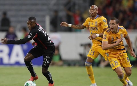 Aníbal Chalá sigue sin poder volver a ver la titularidad en el Atlas.