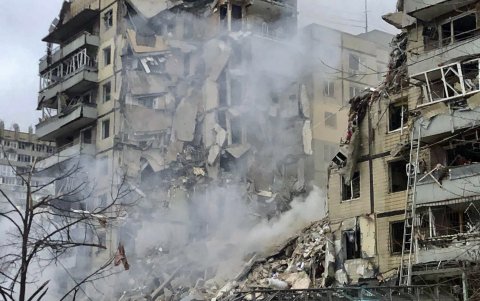 Bombardeo. Así quedó el edificio residencial.