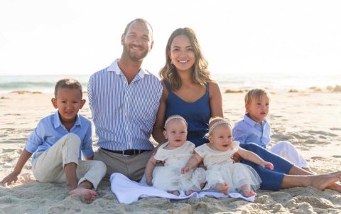 Nick Vujicic con su familia.