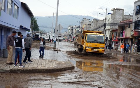 Anegamiento. En Chillogallo el jueves hubo acumulación de agua en las calles del sector