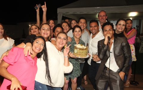 Aplausos y parabienes marcaron la noche.