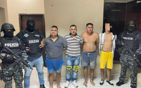 Entre los sospechosos de secuestro están tres adultos y un menor de edad.