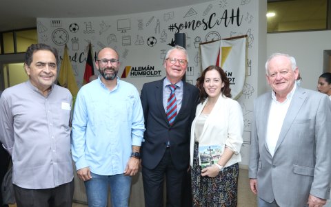 Ramón Sonnenholzner, Ricardo Roggiero, Philipp Schauer, Gabriela Andreetti y Volker Allendorf.