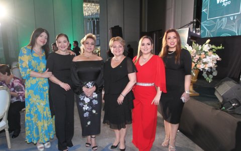 Sonia Damerval, Liliana Luzuriaga,  Mariana de Valencia, María Eugenia Navarrete, Katherine Pontón y Dalila Ordóñez.