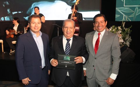 Jorge Palacios, Euclides Palacios y Darwin Palacios.