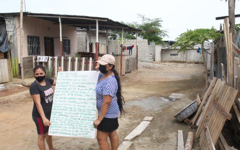 Obras. Hay moradores que aún reclaman por garantías para tener una vivienda y barrio dignos.