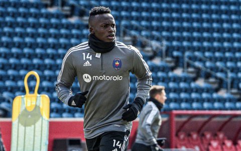 Jhon Espinoza tiene menos de un mes en el fútbol suizo y ya empieza a mostrarse.