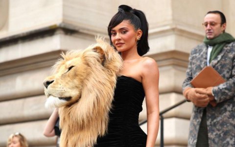 Kylie Jenner sorprende con su look en la Semana de la Moda masculina en Paris