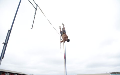 5,40 metros es el actual récord nacional de salto con garrocha en el país y es Dyander Pacho el dueño de  ese registro.