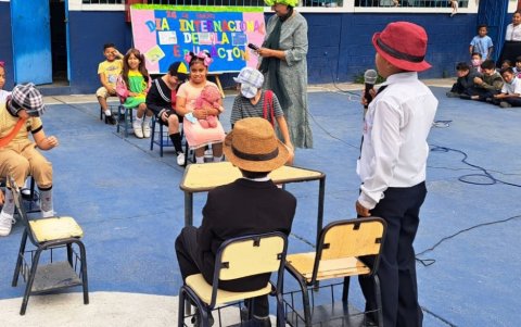 A través del teatro los estudiantes demostraron la importancia de la educación.