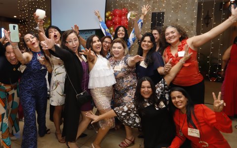 Viaje. Parte de las exalumnas que viven en el exterior o en otras provincias viajaron para estar en la fiesta.