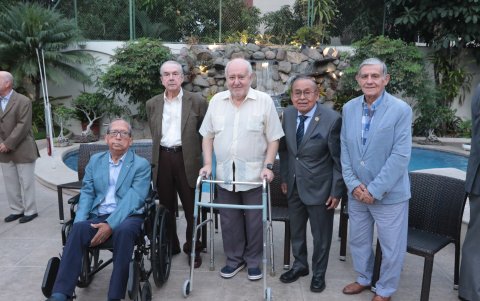Jorge León, Juan Arteaga, Vicente Maldonado, Rafael López y Jorge Garaicoa.