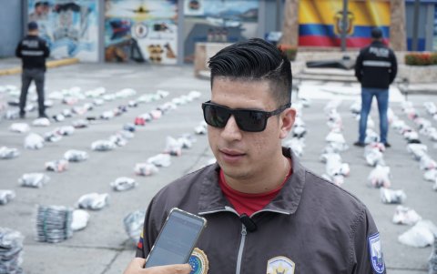 El teniente Édgar Solano Alcívar, jefe de la Unidad de Delitos Aduaneros (UDAR-Zona 8), manifestó que actuaron tras una denuncia por falsificación de marca.