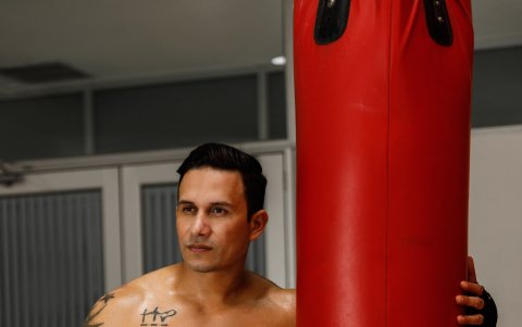 Roberto Morales dice que su cuerpo es su carta de presentación y que pelea contra las arrugas y las líneas de expresión.