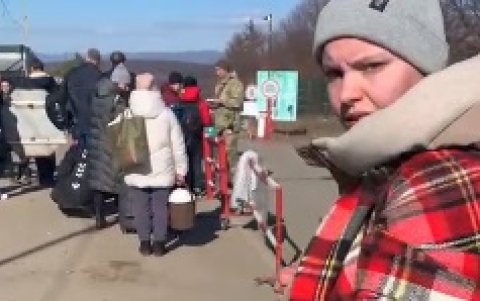 Vera cruzando a pie la frontera con Eslovaquia