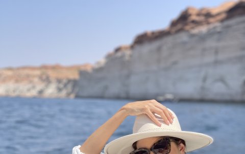 La creativa pudo desarrollar su carrera de diseñadora de interiores a la par de la moda.