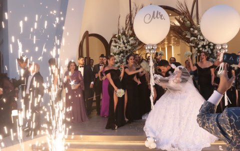 La pareja muy cariñosa.