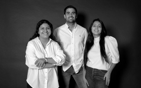 Su trabajo trata de recuperar la importancia de los espacios públicos, calles y aceras del casco central.