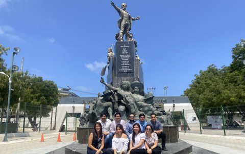 Gestionar un recorrido seguro y experiencial del centro, relevando edificios patrimoniales, plazas, parques fue la propuesta de docentes y estudiantes de la U. Laica de Manabí