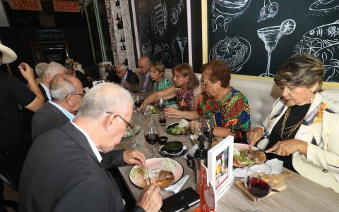Las esposas de los exestudiantes aguirrenses también formaron parte de esta emotiva jornada en donde se ofreció un almuerzo.