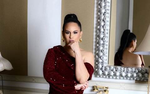 La actriz prepara un monólogo.