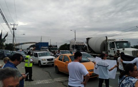 El tráfico habitual se vio pausado por la protesta.