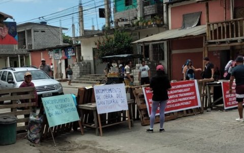 La protesta se llevó a cabo el 31 de enero y 1 de febrero. Con ella hubo tránsito vehicular en la ruta que conecta a Santa Elena con Manabí.