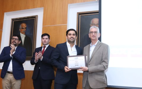 Alfonso Albán, editor general de Diario EXPRESO; Carlos Alfonso Martínez, gerente comercial de Granasa; Juan Pablo Costa, representante del grupo 18, segundo  finalista; y Florencio Compte.