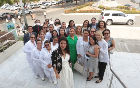 Grupo de colaboradoras de La Junta de Beneficencia.