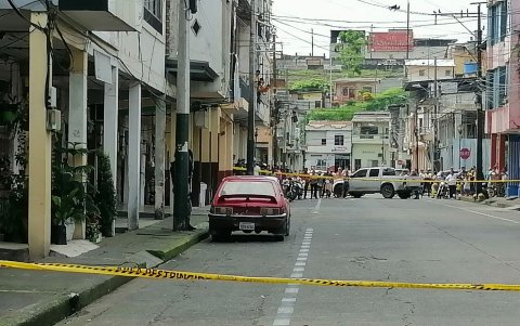 Situación. El carro con municiones alteró el ritmo de la ciudad.