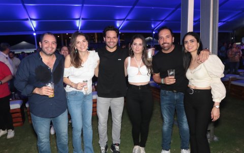 Julio Barsallo, Daniela Guzmán, Leonardo Onetto, Estefanía Barek, Daniel Donoso y Paola Barek.