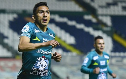 Ángel Mena, extremo del León.