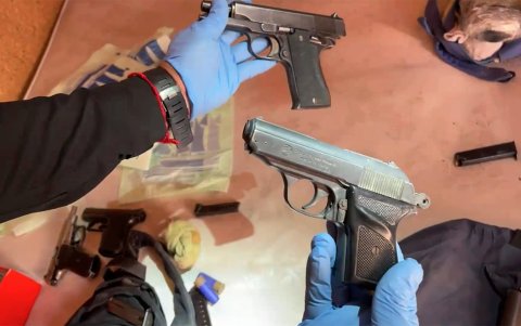 Chile. Armamento incautado en un allanamiento por la policía chilena.